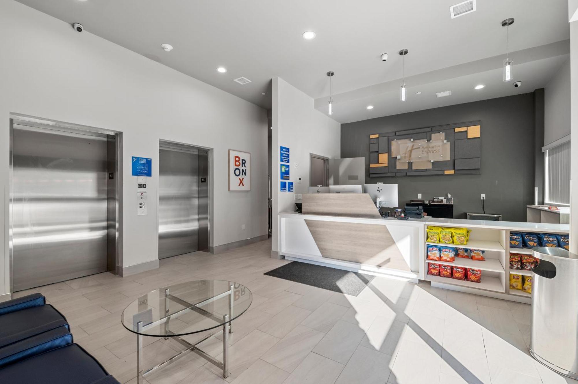ניו יורק Holiday Inn Express & Suites מראה חיצוני תמונה