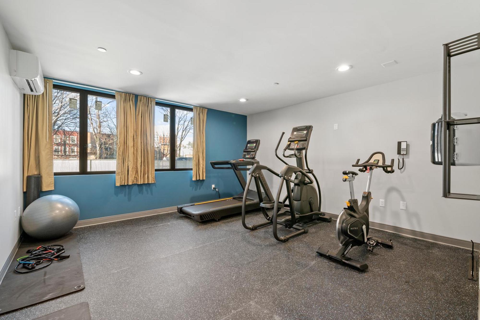 ניו יורק Holiday Inn Express & Suites מראה חיצוני תמונה