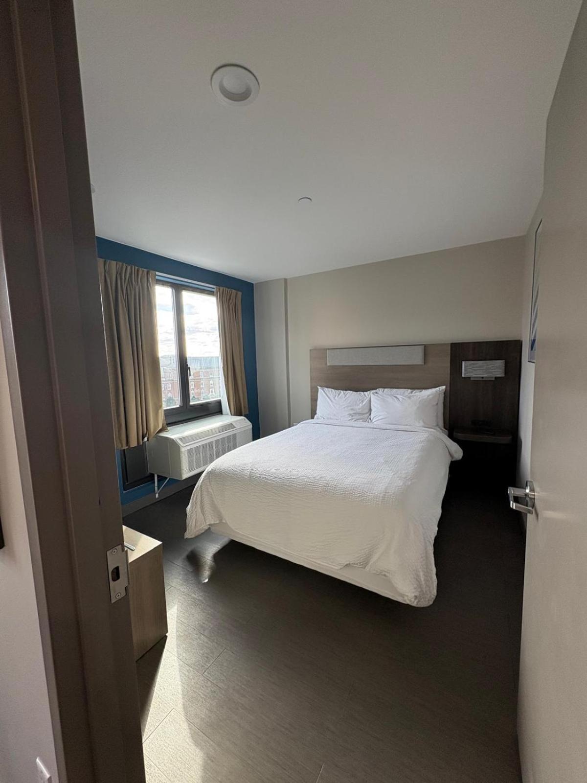 ניו יורק Holiday Inn Express & Suites מראה חיצוני תמונה